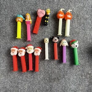 Vintage Y2K 14 Lot Pez Dispensers Santa Snoopy Mickey Garfield Princess Holiday‎